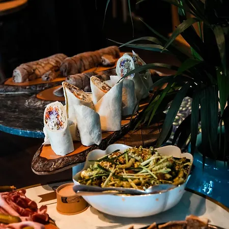 Hotel O Petit Monde *