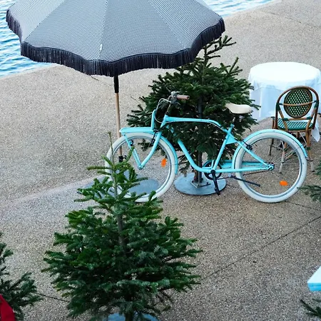 Hotel O Petit Monde Sanary-sur-Mer